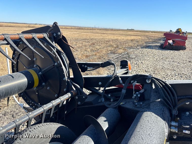 image for item DK0135 2021 MacDon FD140 flex draper head