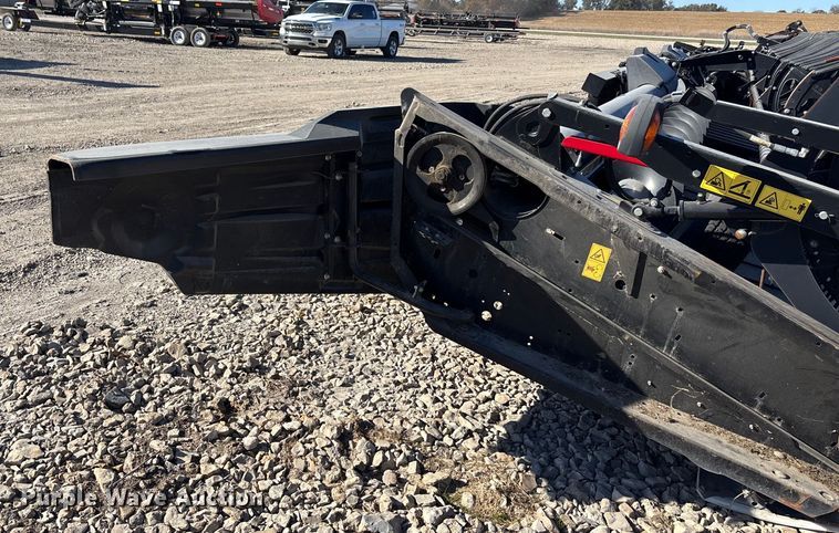 image for item DK0135 2021 MacDon FD140 flex draper head