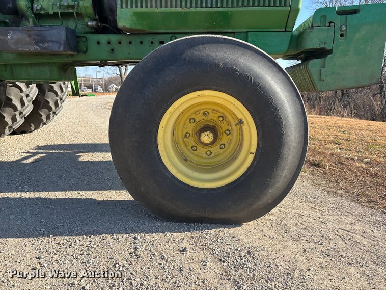 image for item DK0157 1985 John Deere 4850 tractor