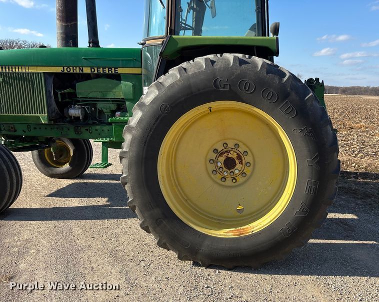 image for item DK0157 1985 John Deere 4850 tractor