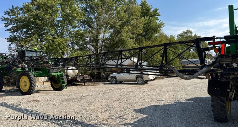 image for item DO2366 2012 John Deere 4730 sprayer