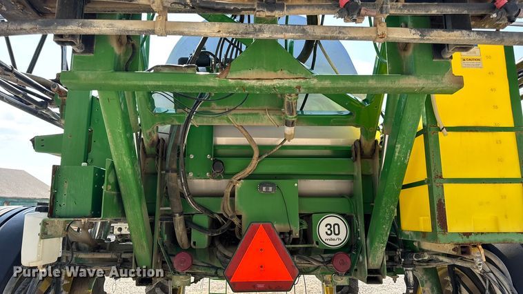 image for item DO2366 2012 John Deere 4730 sprayer