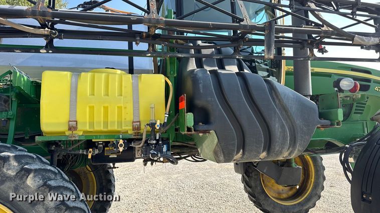 image for item DO2366 2012 John Deere 4730 sprayer