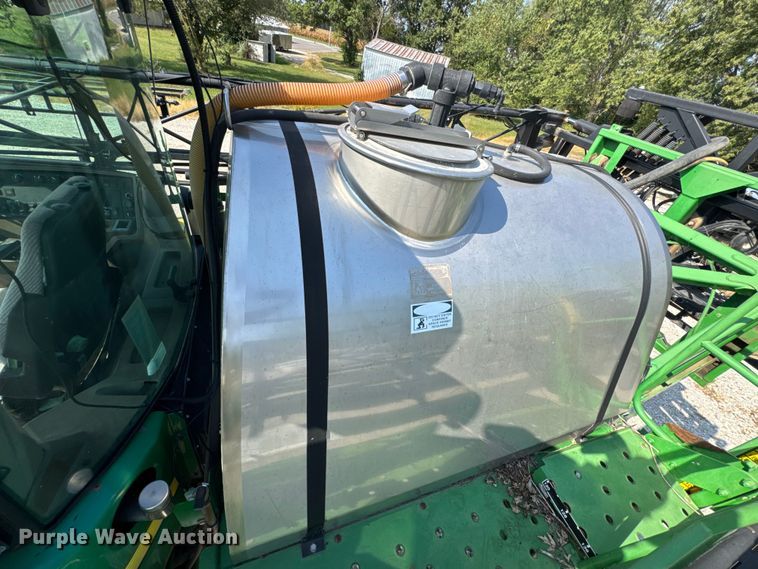 image for item DO2366 2012 John Deere 4730 sprayer