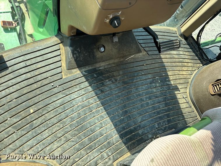 image for item DO2366 2012 John Deere 4730 sprayer