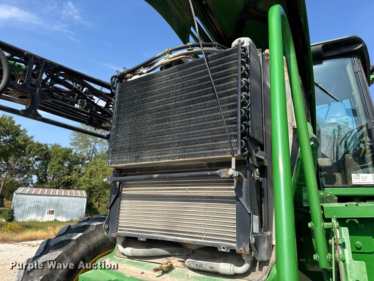 image for item DO2366 2012 John Deere 4730 sprayer