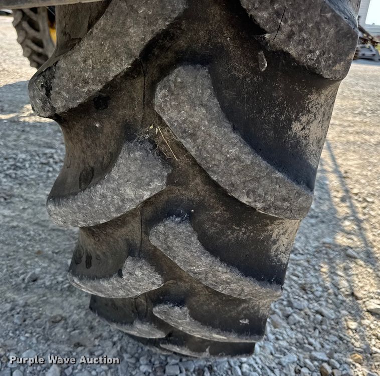 image for item DO2366 2012 John Deere 4730 sprayer