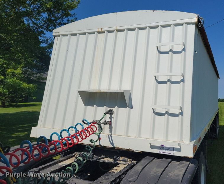 image for item DR4322 1993 Helwood grain trailer