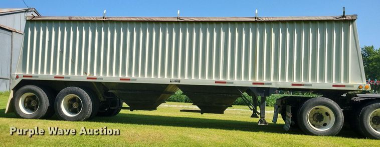 image for item DR4322 1993 Helwood grain trailer