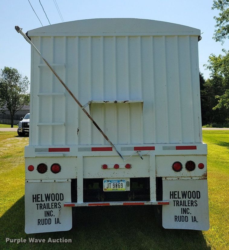 image for item DR4322 1993 Helwood grain trailer