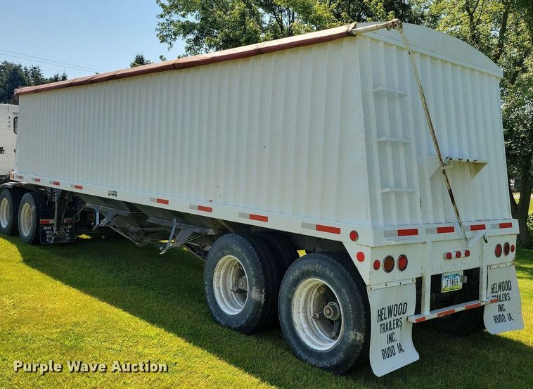 image for item DR4322 1993 Helwood grain trailer