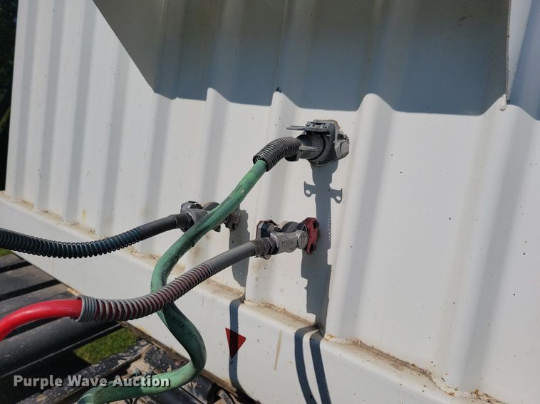 image for item DR4322 1993 Helwood grain trailer