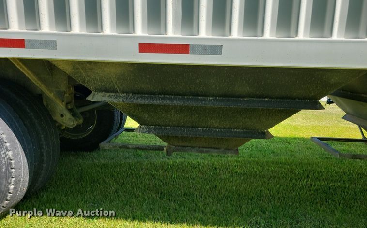 image for item DR4322 1993 Helwood grain trailer