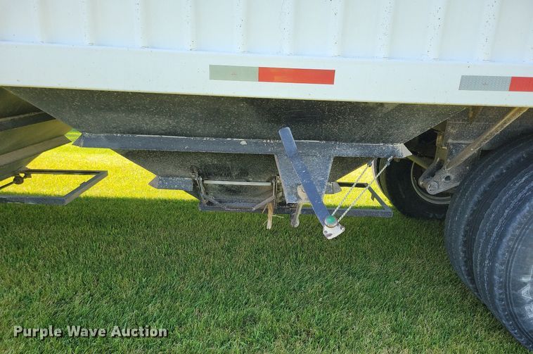 image for item DR4322 1993 Helwood grain trailer