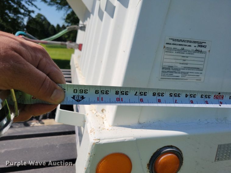 image for item DR4322 1993 Helwood grain trailer