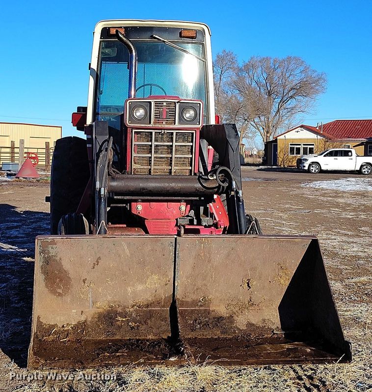 image for item DT0778 1977 International-Harvester Hydro 186 tractor