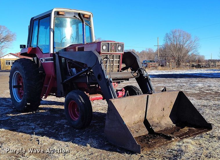 image for item DT0778 1977 International-Harvester Hydro 186 tractor