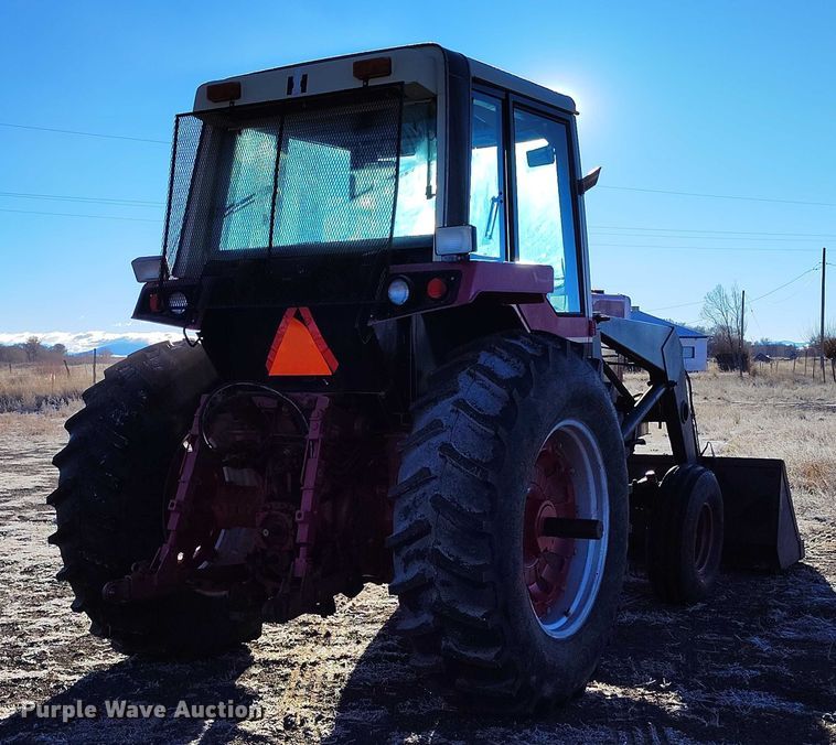 image for item DT0778 1977 International-Harvester Hydro 186 tractor