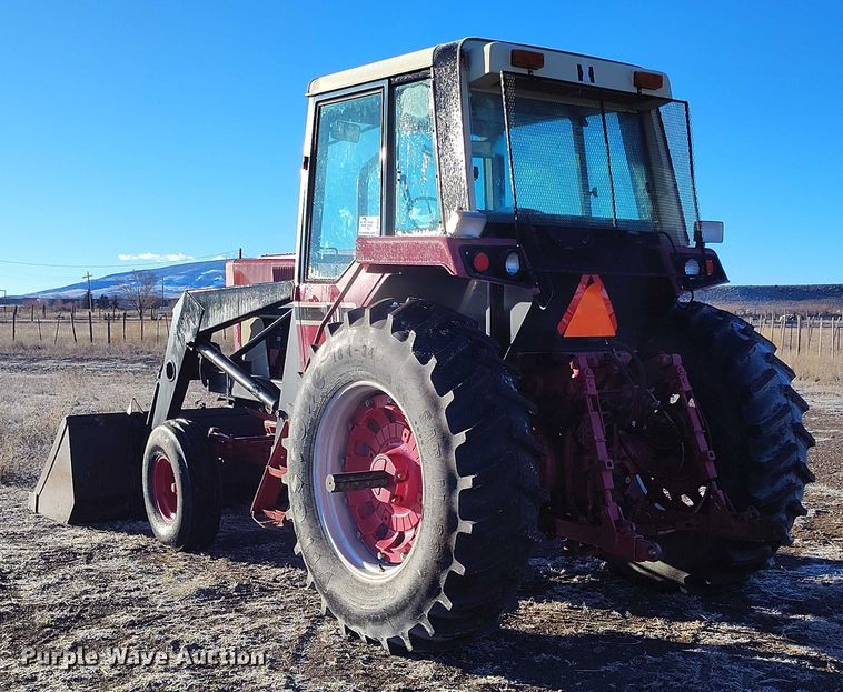 image for item DT0778 1977 International-Harvester Hydro 186 tractor