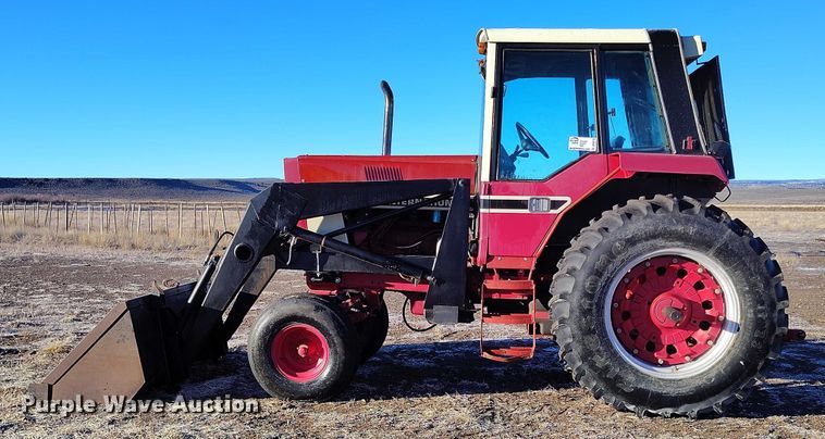 image for item DT0778 1977 International-Harvester Hydro 186 tractor