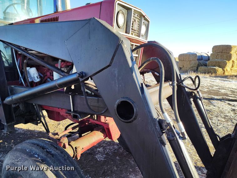 image for item DT0778 1977 International-Harvester Hydro 186 tractor