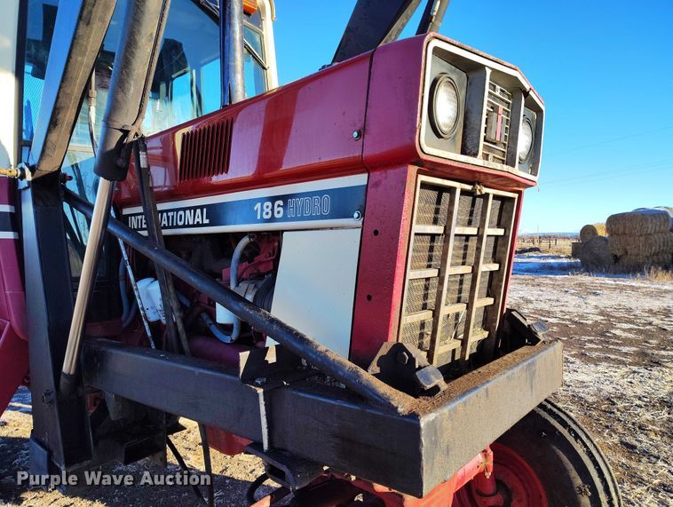 image for item DT0778 1977 International-Harvester Hydro 186 tractor