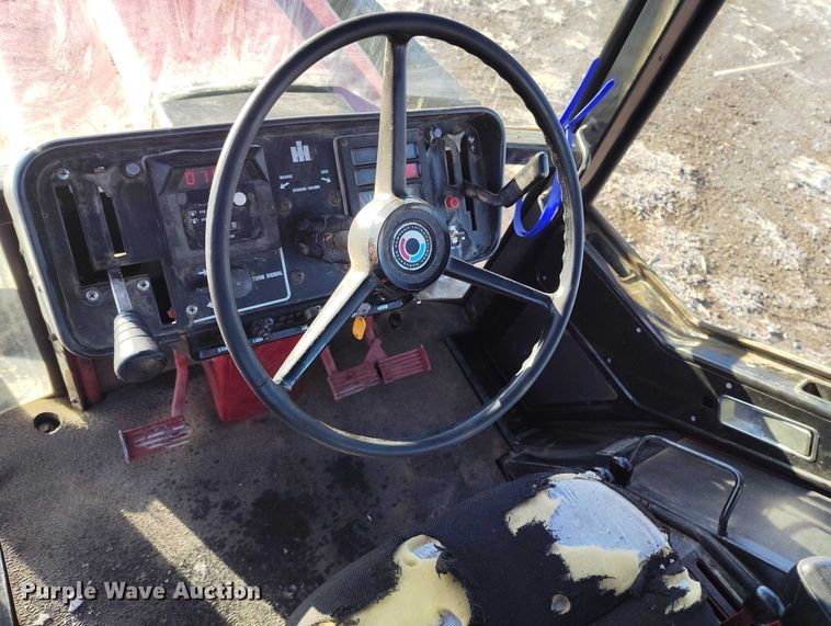 image for item DT0778 1977 International-Harvester Hydro 186 tractor