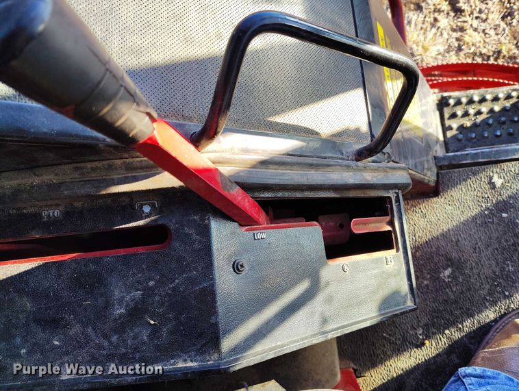 image for item DT0778 1977 International-Harvester Hydro 186 tractor