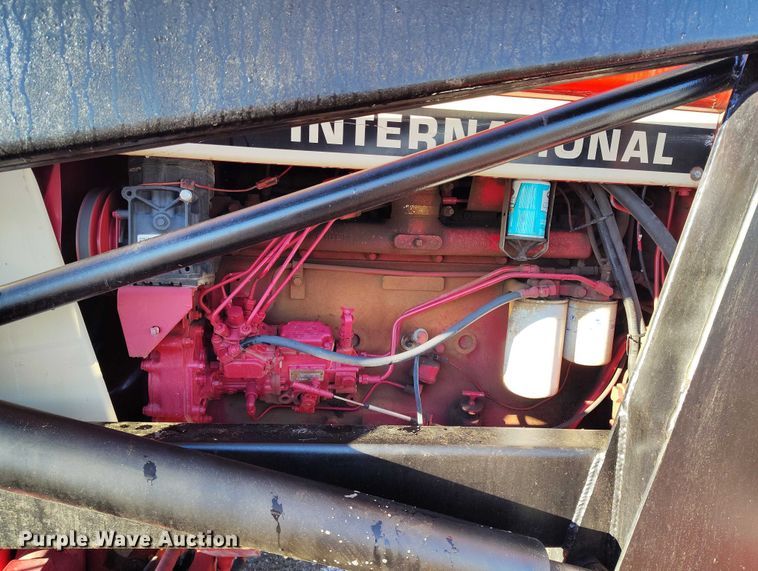 image for item DT0778 1977 International-Harvester Hydro 186 tractor