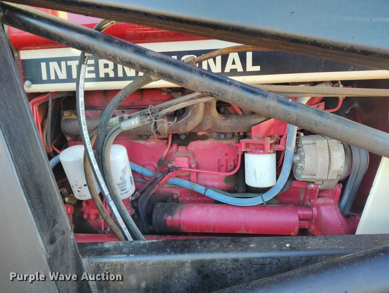 image for item DT0778 1977 International-Harvester Hydro 186 tractor