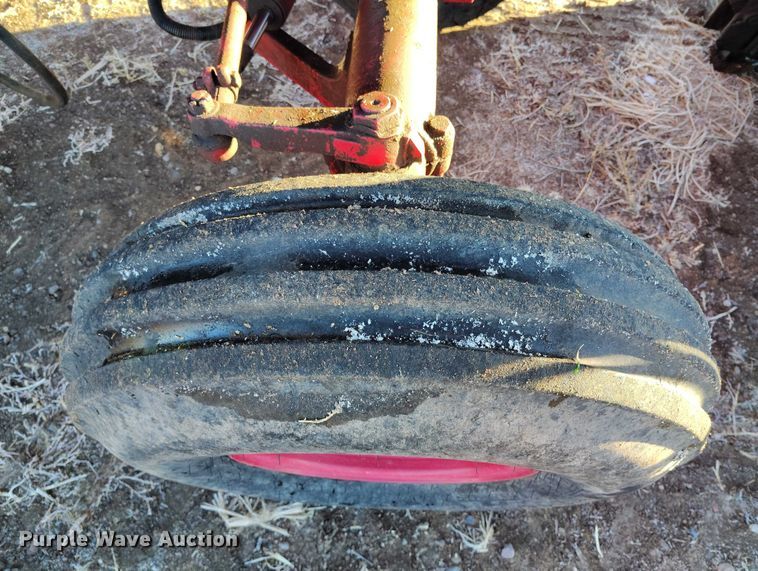 image for item DT0778 1977 International-Harvester Hydro 186 tractor