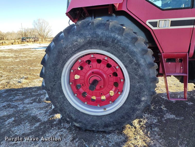 image for item DT0778 1977 International-Harvester Hydro 186 tractor