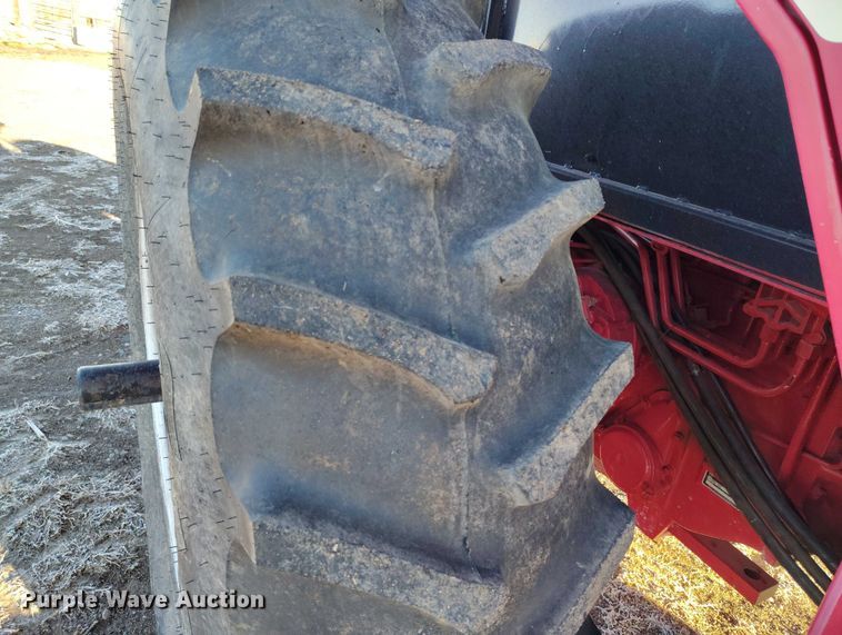 image for item DT0778 1977 International-Harvester Hydro 186 tractor