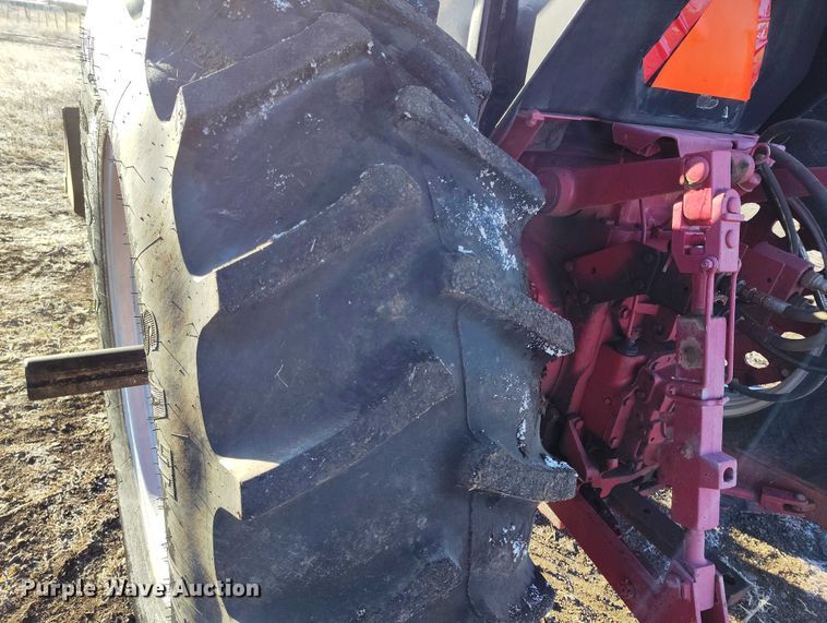 image for item DT0778 1977 International-Harvester Hydro 186 tractor