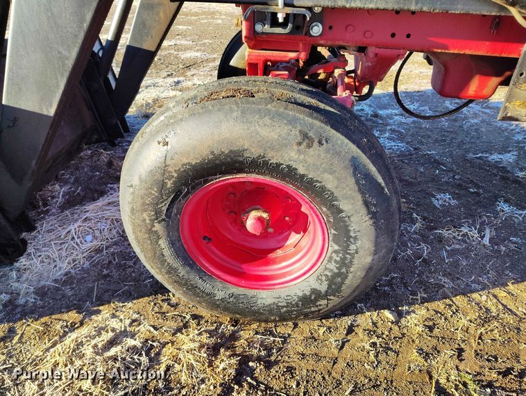 image for item DT0778 1977 International-Harvester Hydro 186 tractor