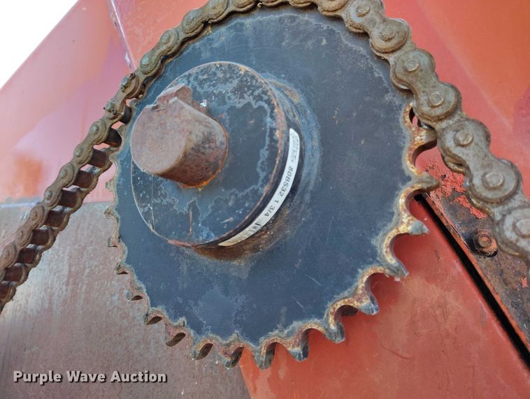 image for item DT0779 Hesston 4879 square bale processor