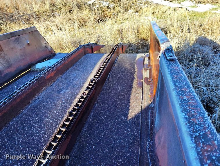 image for item DT0779 Hesston 4879 square bale processor