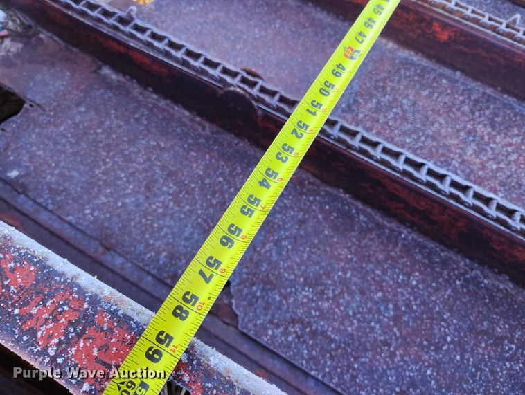 image for item DT0779 Hesston 4879 square bale processor