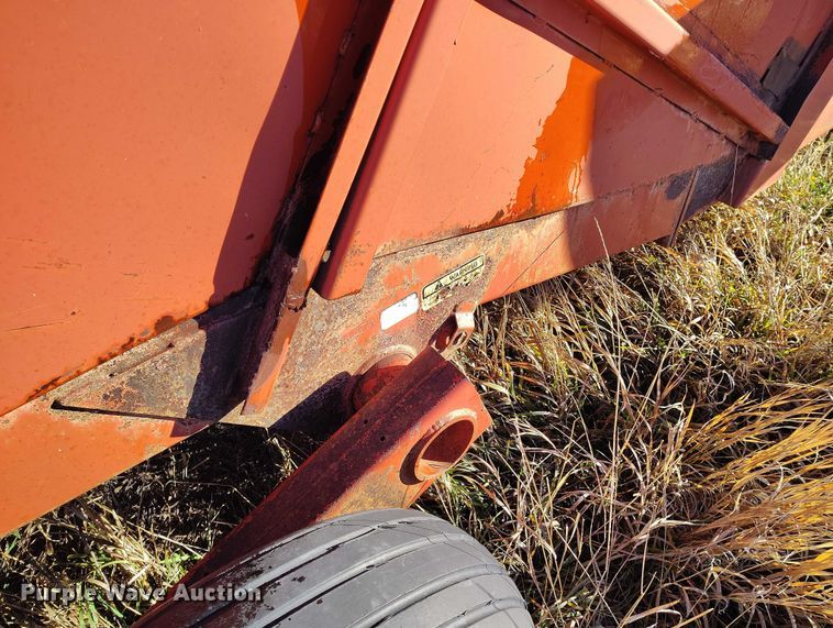 image for item DT0779 Hesston 4879 square bale processor