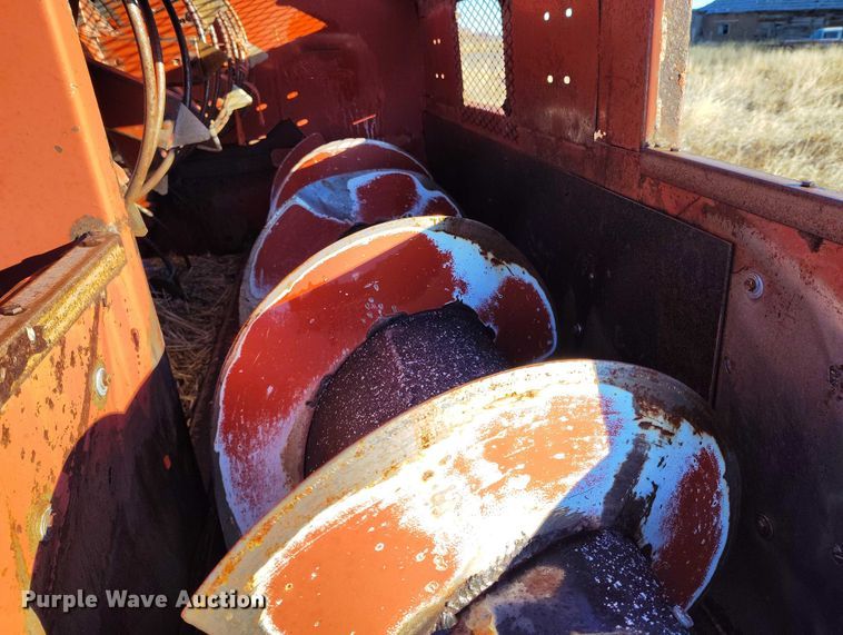 image for item DT0779 Hesston 4879 square bale processor