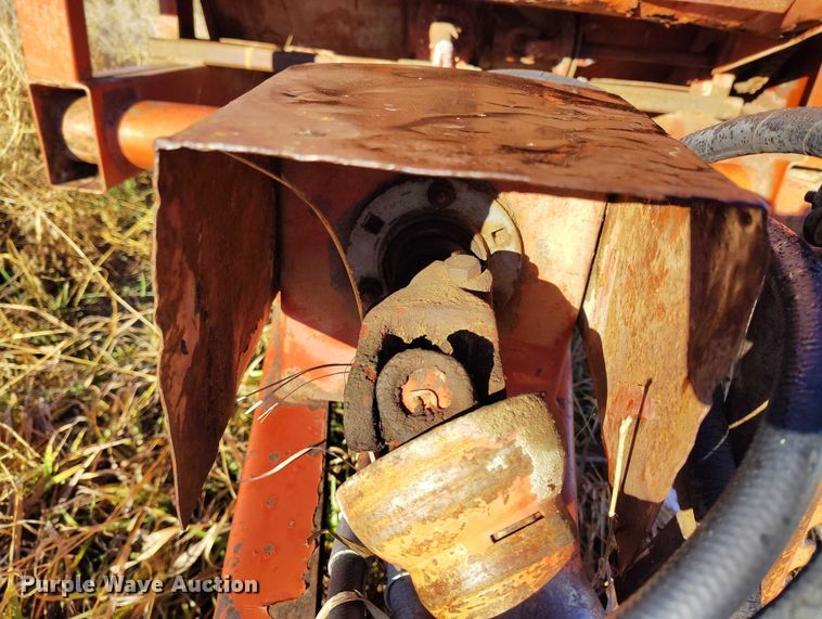 image for item DT0779 Hesston 4879 square bale processor