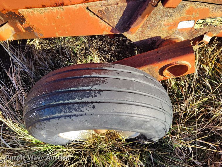 image for item DT0779 Hesston 4879 square bale processor