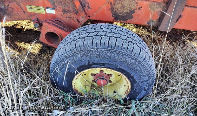 image for item DT0779 Hesston 4879 square bale processor