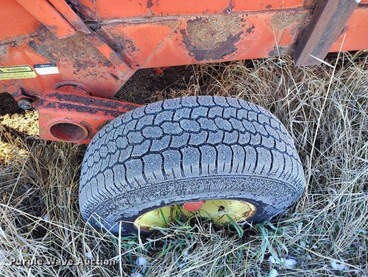 image for item DT0779 Hesston 4879 square bale processor