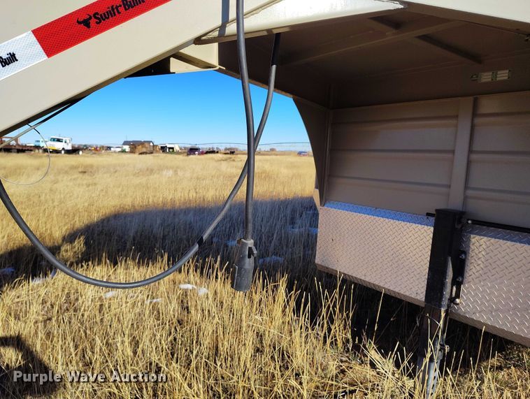 image for item DT0780 2020 Swift Built RMX24-27K livestock trailer