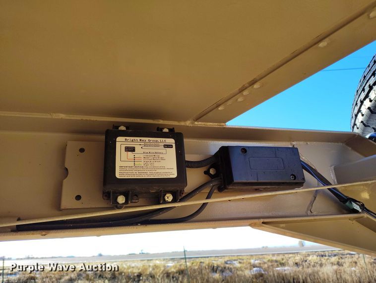 image for item DT0780 2020 Swift Built RMX24-27K livestock trailer