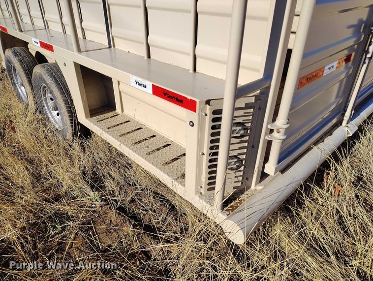 image for item DT0780 2020 Swift Built RMX24-27K livestock trailer