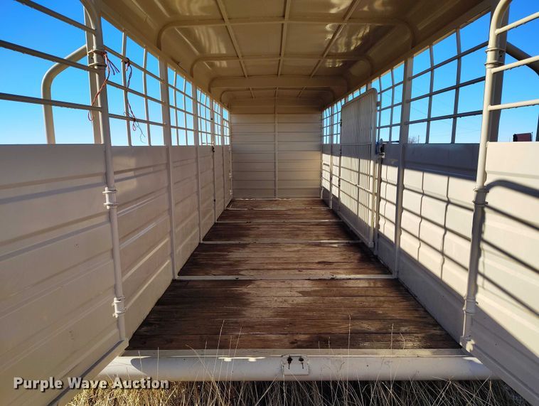 image for item DT0780 2020 Swift Built RMX24-27K livestock trailer