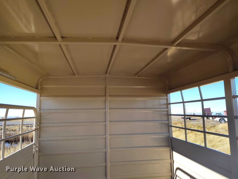 image for item DT0780 2020 Swift Built RMX24-27K livestock trailer