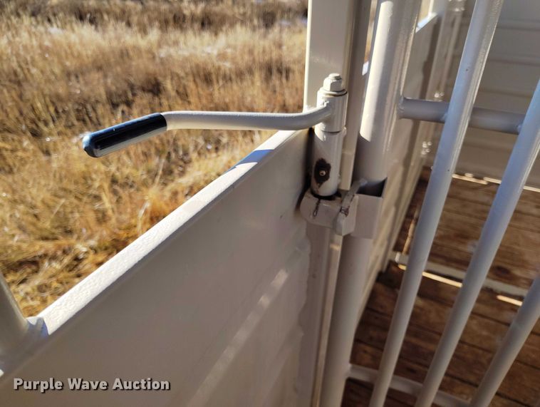 image for item DT0780 2020 Swift Built RMX24-27K livestock trailer